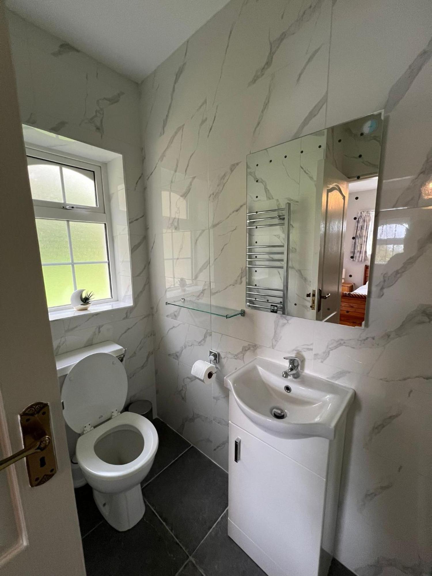 Woodville Lodge Guesthouse Cill Airne Esterno foto